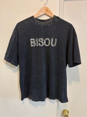 Source Unknown Black Short Sleeve Tee with Pearl and Rhinestone 'BISOU' Accent